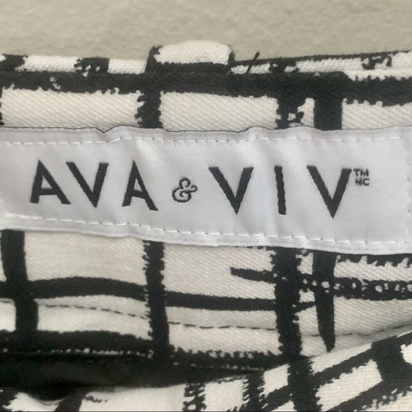 New AVA & VIV Abstract Print Cropped Pants Black & White Cotton Stretch Size 14W - Picture 2 of 12